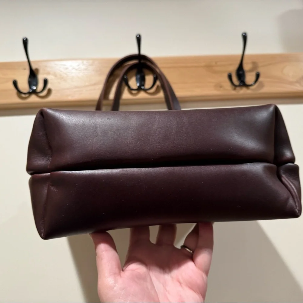 Portland leather small zip Elegant Brown Leather Tote Bag - Picture 3 of 11